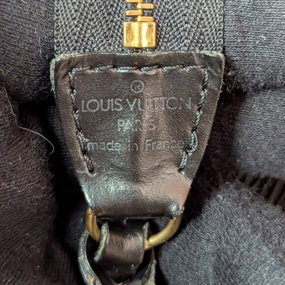 LOUIS VUITTON Black Epi Leather Accessories Pochette 24 Bag - Picture 12 of 15